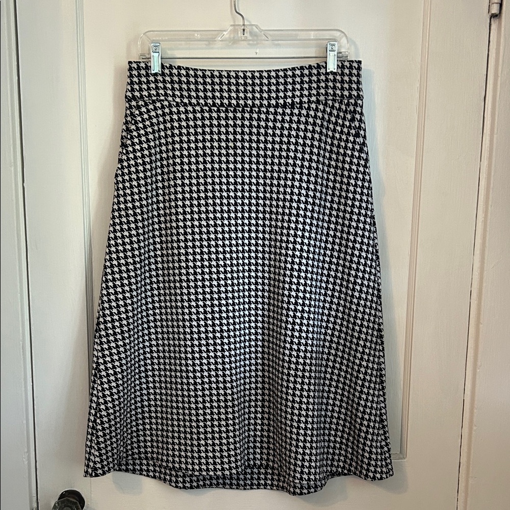 CAbi Black and White A-Line Houndstooth Skirt